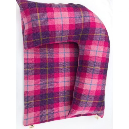 doggykin Harris Tweed® pillow with a matching blanket in fushia